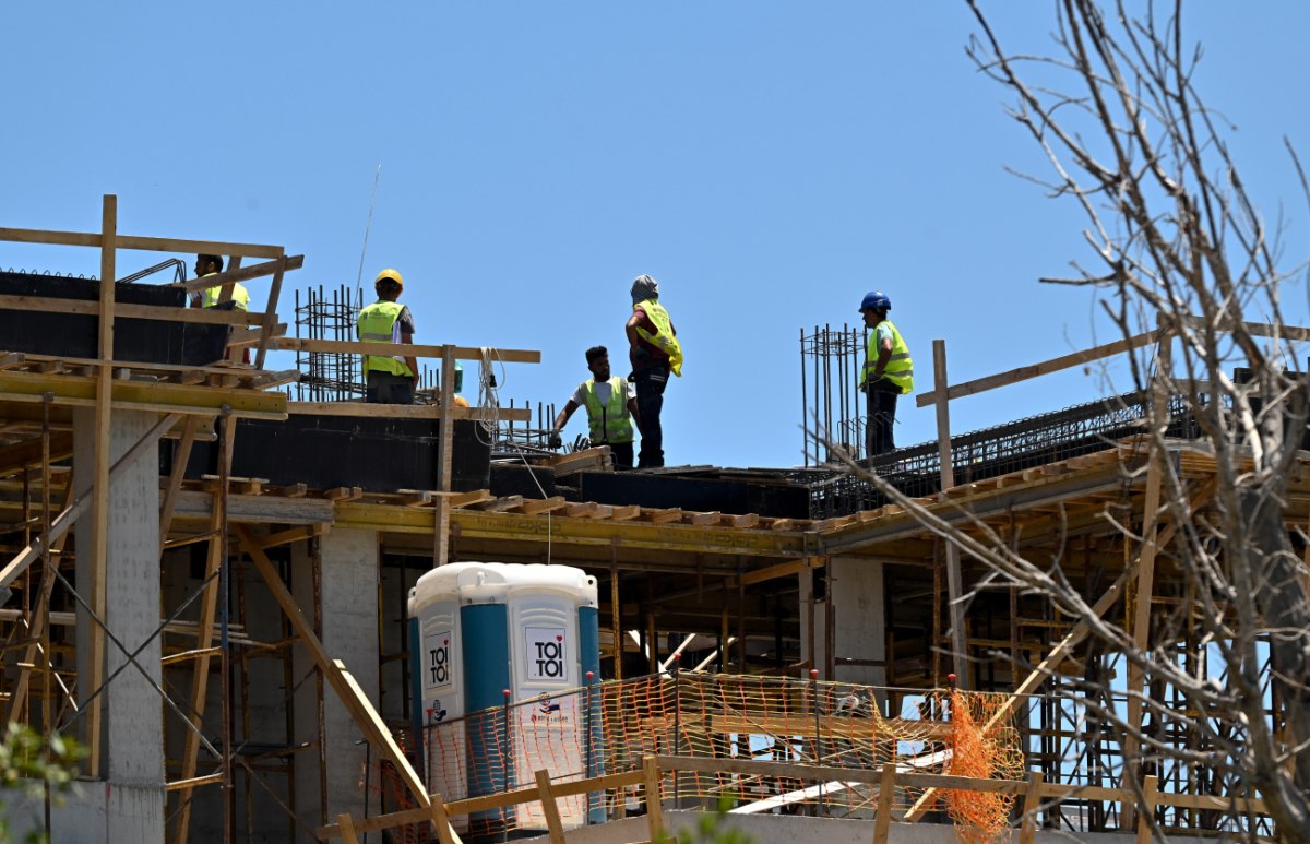 Οικοδομή: Ανεβαίνει ορόφους το κόστος κατασκευής – Καμπανάκι από την ΤτΕ [πίνακας]