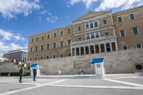 Τσουκαλάς: Τα εθνικά μνημεία είναι για να ενώνουν, όχι για να διχάζουν όπως η κυβέρνηση προσπαθεί