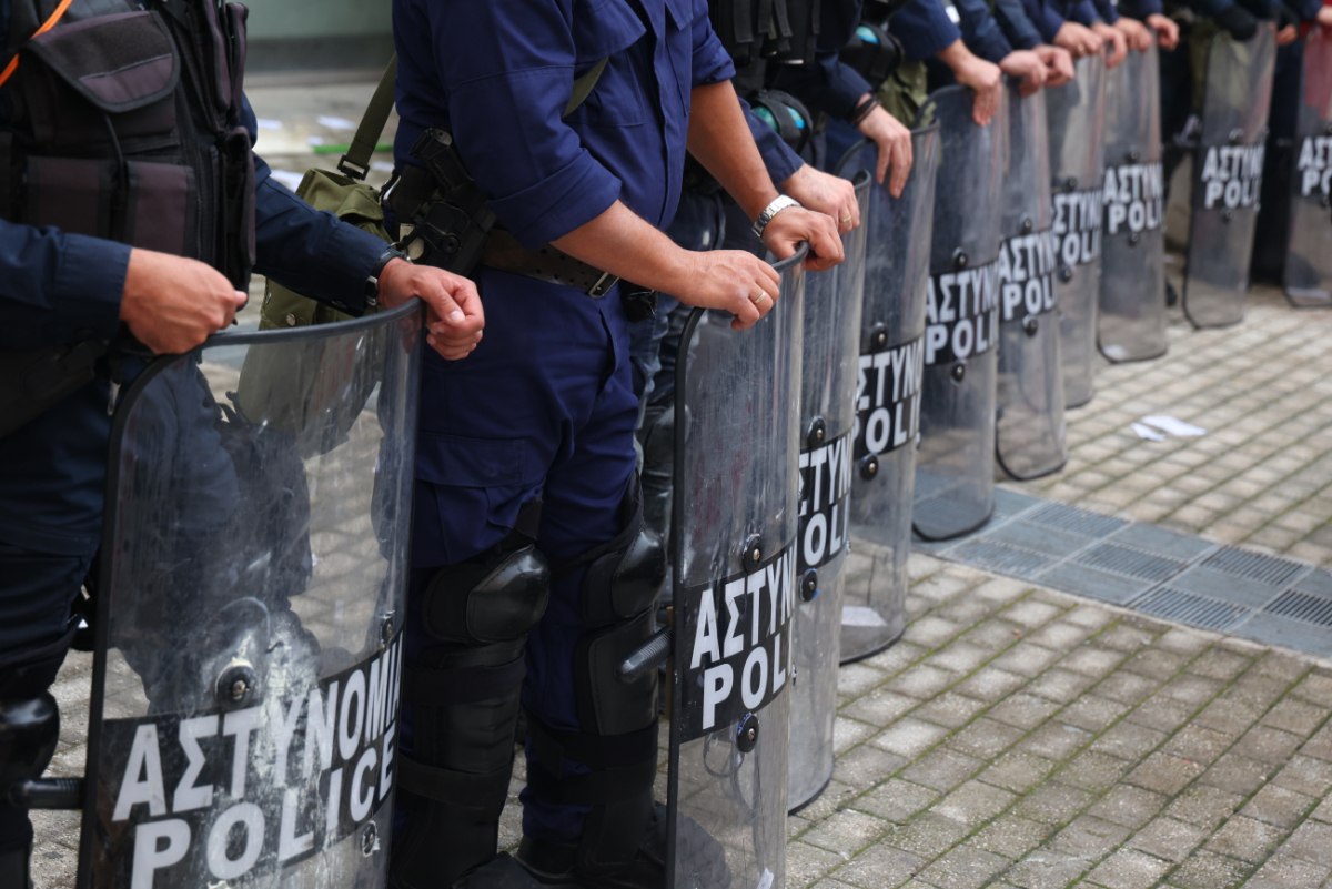 Χαρίτσης: Δακρυγόνα σε παιδιά δημοτικού; Αυτά γίνονται σε άλλα καθεστώτα, όχι στις δημοκρατίες