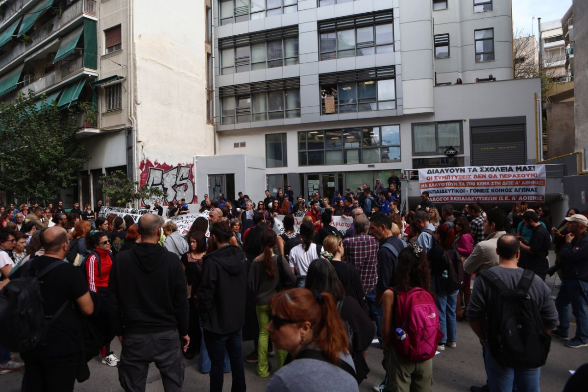 Ερώτηση ΣΥΡΙΖΑ στη Βουλή για τις συγχωνεύσεις τμημάτων και την «αστυνομική επίθεση στο Μεταξουργείο»