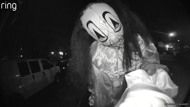 Νύχτα που θύμιζε The Purge: Με στολές Halloween τρομοκράτησαν οικογένεια – «Είμαστε ο χειρότερός σου εφιάλτης»