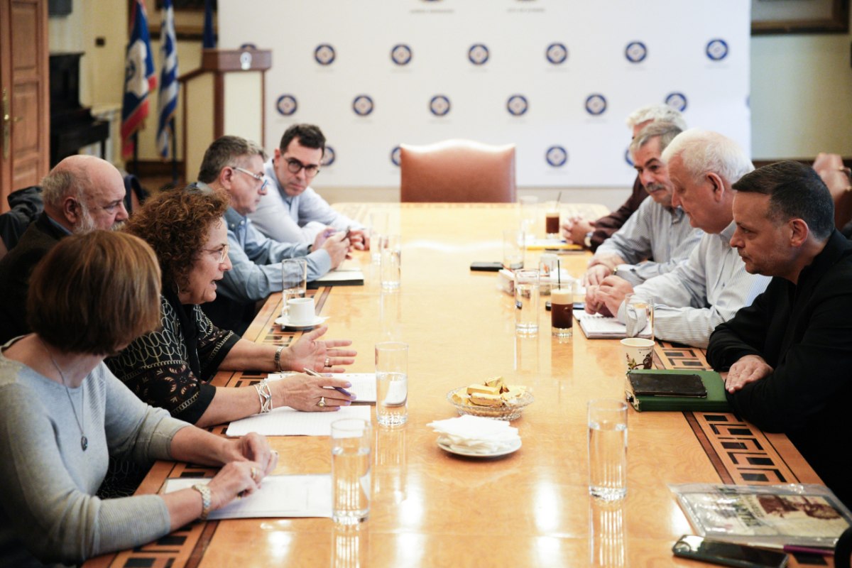 Η Αθήνα τιμά τον Μανώλη Γλέζο