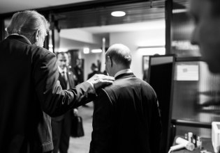 Τι σημαίνει για τον πόλεμο στην Ουκρανία η ακύρωση της συνάντησης Τραμπ με Πούτιν – Ο ρόλος της ΕΕ και οι κυρώσεις