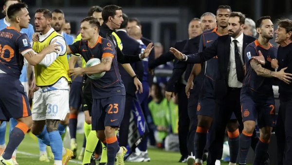 «Τα έχεις κάνει πάνω σου» – Καυγάς του Κόντε με τον Λαουτάρο Μαρτίνες στο Νάπολι – Ίντερ (vid)