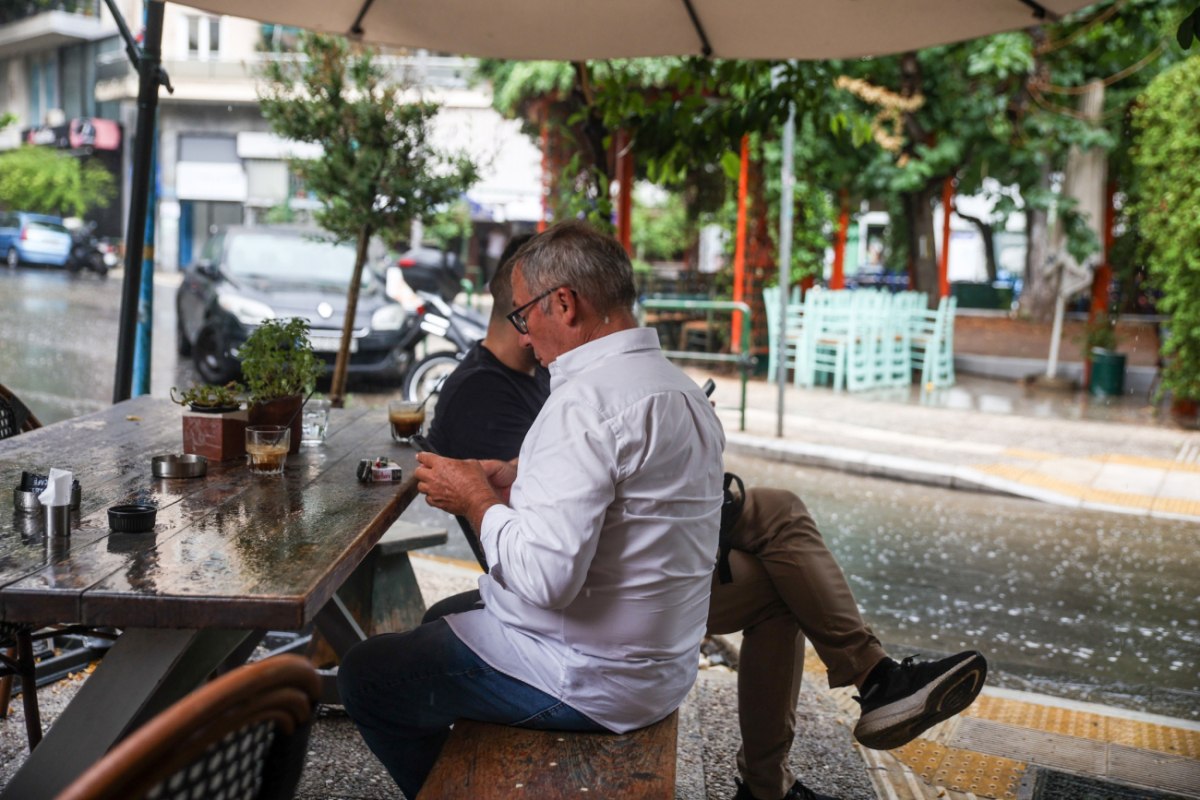 Καιρός: Συννεφιά με μικρή άνοδο της θερμοκρασίας την Κυριακή – Πού θα σημειωθούν ισχυρές βροχές και καταιγίδες