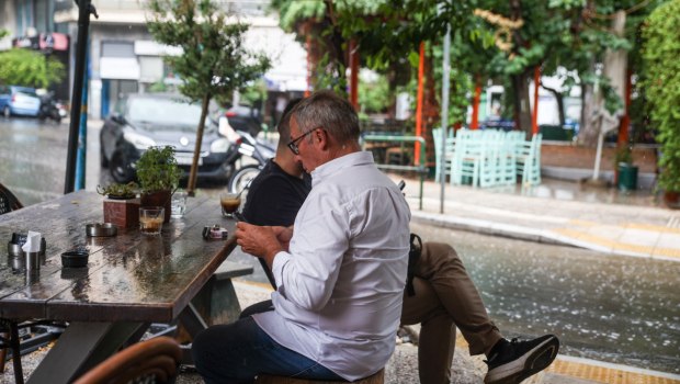 Καιρός: Συννεφιά με μικρή άνοδο της θερμοκρασίας την Κυριακή – Πού θα σημειωθούν ισχυρές βροχές και καταιγίδες