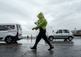 Καιρός: Συνεχίζονται τα έντονα φαινόμενα σε αρκετές περιοχές – Βροχές και στην Αττική