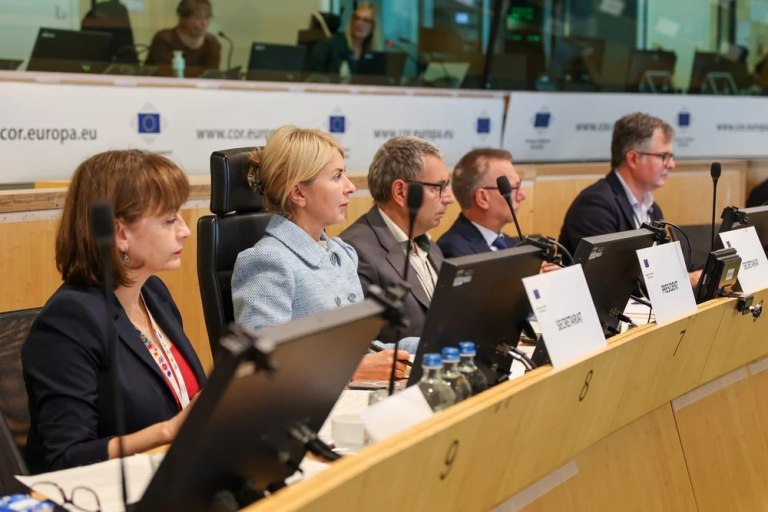 Ευρώπη: Δήμοι και Περιφέρειες ζητούν μεγαλύτερη στήριξη για την τόνωση των νεοφυών επιχειρήσεων