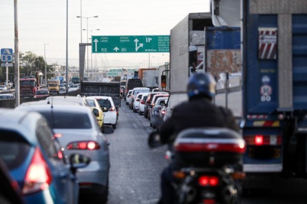 Καραμπόλα 4 οχημάτων στον Κηφισό