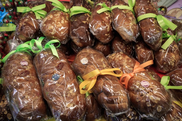 ΕΦΕΤ: Αποσύρει τσουρέκι από τηναγ- Περιείχε κουμαρίνη