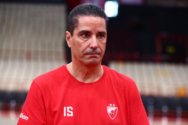 Παρελθόν και επίσημα από τον Ερυθρό Αστέρα ο Σφαιρόπουλος