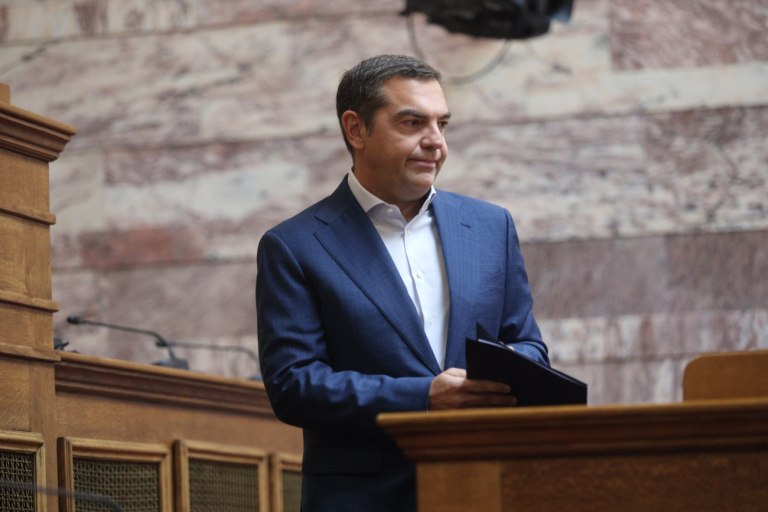 Μονοπώλησε η παραίτηση Τσίπρα τις συζητήσεις στη Βουλή