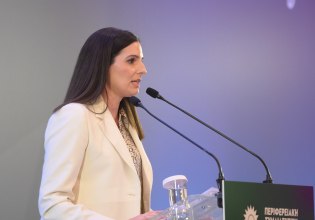 Μαρκογιαννάκη: Ο Μητσοτάκης εργαλειοποιεί ένα μνημείο για να διχάσει και να κλείσει το μάτι στην Ακροδεξιά