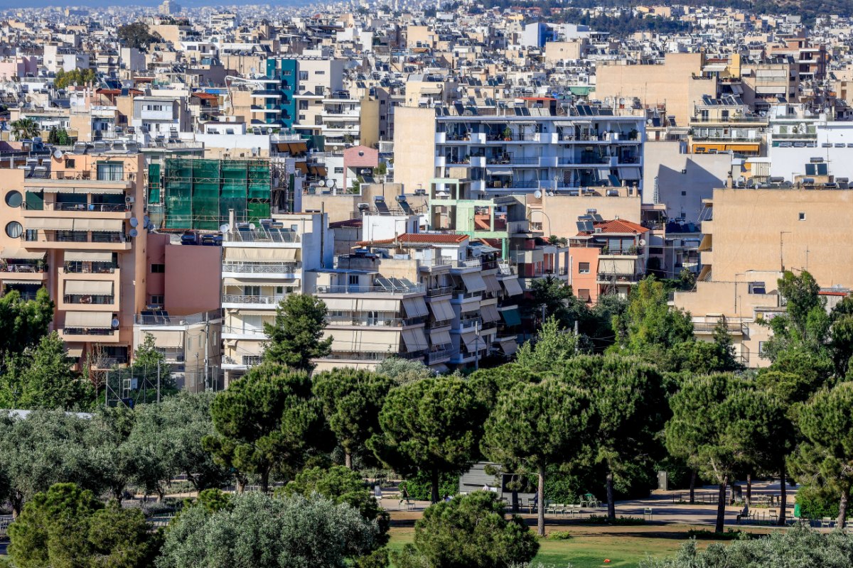 Έρχονται επιπλέον παρεμβάσεις για τα Airbnb, προανήγγειλε ο Πιερρακάκης