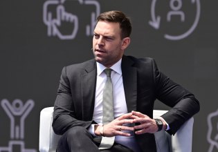 Κασσελάκης: Η Δημοκρατία δεν χαρίζεται, κατακτάται κάθε μέρα, με αλήθεια, με συμμετοχή, με δικαιοσύνη