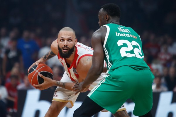 Sold out το ντέρμπι Ολυμπιακός – Παναθηναϊκός στην Basket League