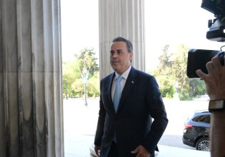 «Όχι» σε άλλα πισωγυρίσματα στο καλώδιο Ελλάδας – Κύπρου, λέει ο Παπασταύρου