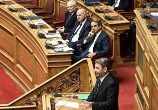 Μέτρα για πληθωρισμό και χρέη ζητά ο Ανδρουλάκης – «Χορηγός της ακρίβειας η κυβέρνηση»