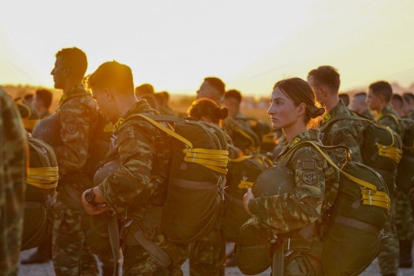 Αλλάζει η στρατιωτική εκπαίδευση – Μπαίνουν τα drones και οι νέες τεχνολογίες