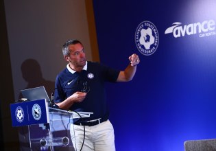 Πειθαρχική δίωξη στην ΑΕΚ για τον προπηλακισμό του Στεφάν Λανουά στο ντέρμπι με τον ΠΑΟΚ