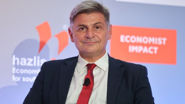 Φαραντούρης σε Φον ντερ Λάιεν: Οδηγείτε την ΕΕ στην κατάρρευση σαν χάρτινο πύργο