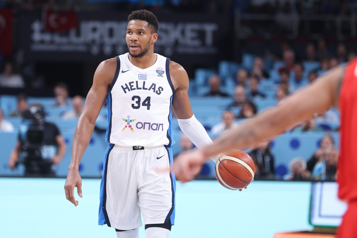 Ο Αντετοκούνμπο βαθμολογεί τα ελληνικά φαγητά και αποκαλύπτει το αγαπημένο του (vid)