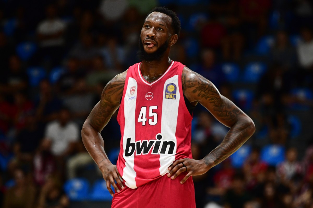 Πρόβλημα και με τον Χολ στον Ολυμπιακό