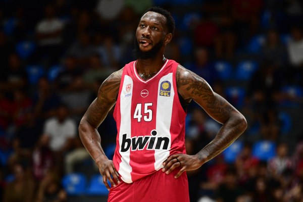 Πρόβλημα και με τον Χολ στον Ολυμπιακό