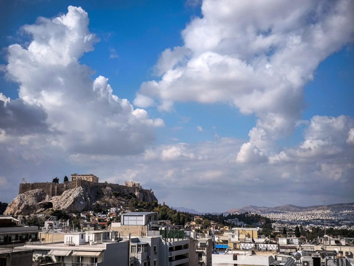 Καιρός: Ηλιοφάνεια αλλά και μικρή πτώση της θερμοκρασίας στο μεγαλύτερο μέρος της χώρας