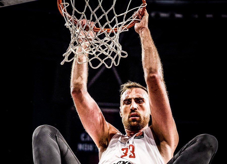 «Άλλη» ομάδα ο Ολυμπιακός με καλό Μιλουτίνοφ