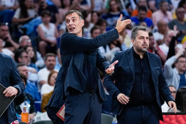 Η αντίδραση του Μπαρτζώκα σε ερώτηση Ισπανού δημοσιογράφου: «Τι εννοείτε…» (vid)