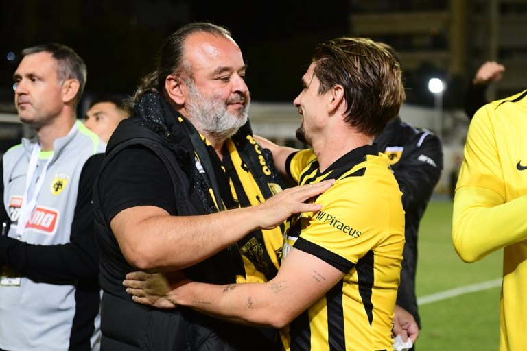 Ο Ηλιόπουλος ζήτησε και τα… ρέστα, μετά το τέλος του αγώνα με την Κηφισιά (vid+pic)