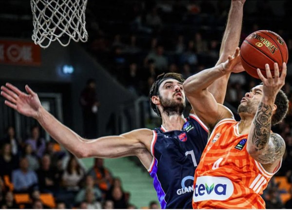 Ουλμ- Πανιώνιος 103 – 96: «Λύγισαν» στο τέλος οι «κυανέρυθροι»