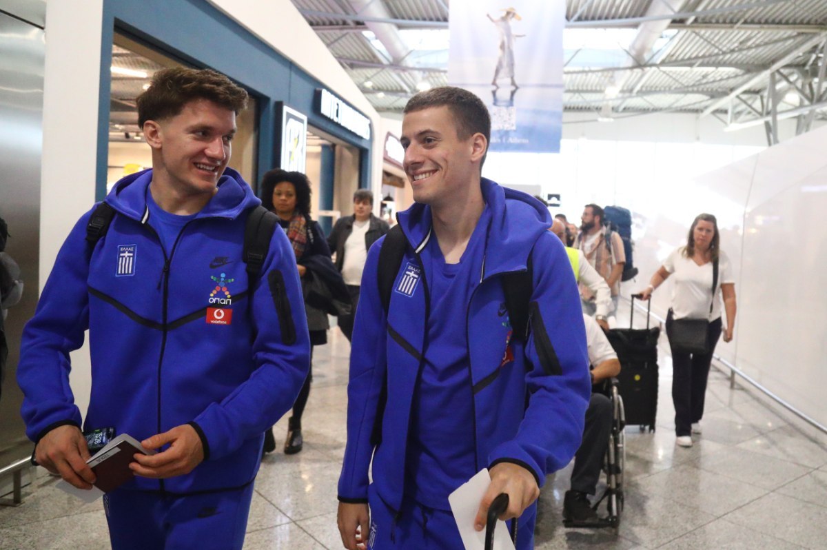 Οι ευχές του πιλότου στην άφιξη της Εθνικής στη Σκωτία: «Όλη η Ελλάδα στο πλευρό σας» (vid)