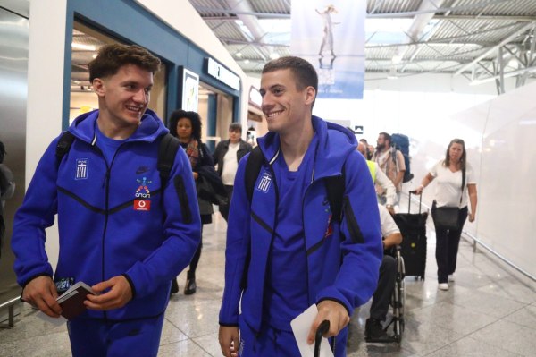 Οι ευχές του πιλότου στην άφιξη της Εθνικής στη Σκωτία: «Όλη η Ελλάδα στο πλευρό σας» (vid)