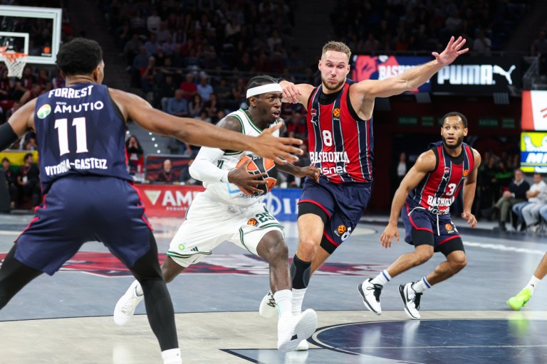 Ο Κέντρικ Ναν συνεχίζει να κάνει τη διαφορά: Η κίνησή του πριν τη νίκη του Παναθηναϊκού με δικό του καλάθι (vid)