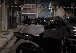 Έγκλημα στον Άγιο Παντελεήμονα: Το τρίτο άτομο που έφυγε πριν το φονικό αναζητούν οι Αρχές
