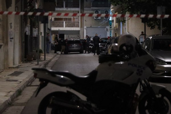 Έγκλημα στον Άγιο Παντελεήμονα: Το τρίτο άτομο που έφυγε πριν το φονικό αναζητούν οι Αρχές