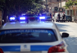 Ανθρωποκυνηγητό για τους ληστές που σκότωσαν την 75χρονη στη Σαλαμίνα – «Κοιτούσαν σπίτια με φακούς»