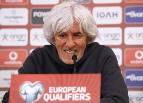 Γιοβάνοβιτς: «Υπάρχει απογοήτευση μετά τη Σκωτία – Πρέπει να πιεστούμε και να διεκδικήσουμε τη νίκη στη Δανία»