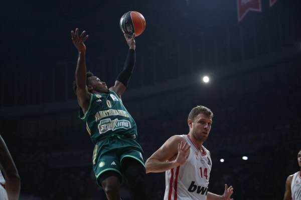 Ολυμπιακός – Παναθηναϊκός: Πολύ καλό ξεκίνημα του Σορτς στο ΣΕΦ (vids)