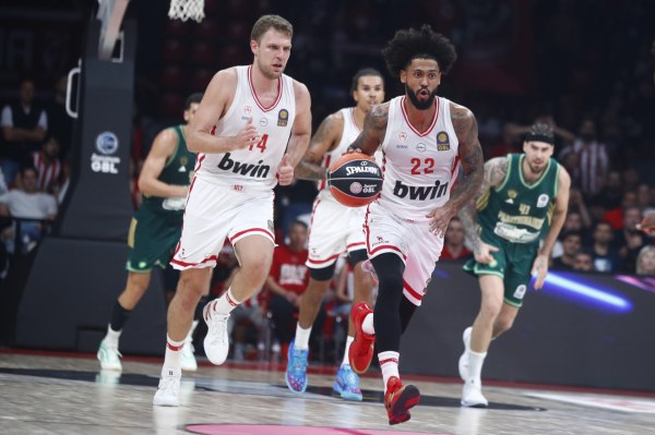 Ολυμπιακός – Παναθηναϊκός 90-86: Βεζένκοφ και Ντόρσεϊ «καθάρισαν» το πρώτο ντέρμπι (vids)