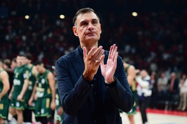 Ο Μπαρτζώκας έφτασε τα 200 παιχνίδια με τον Ολυμπιακό και ετοιμάζεται να ξεπεράσει τον Ιωαννίδη