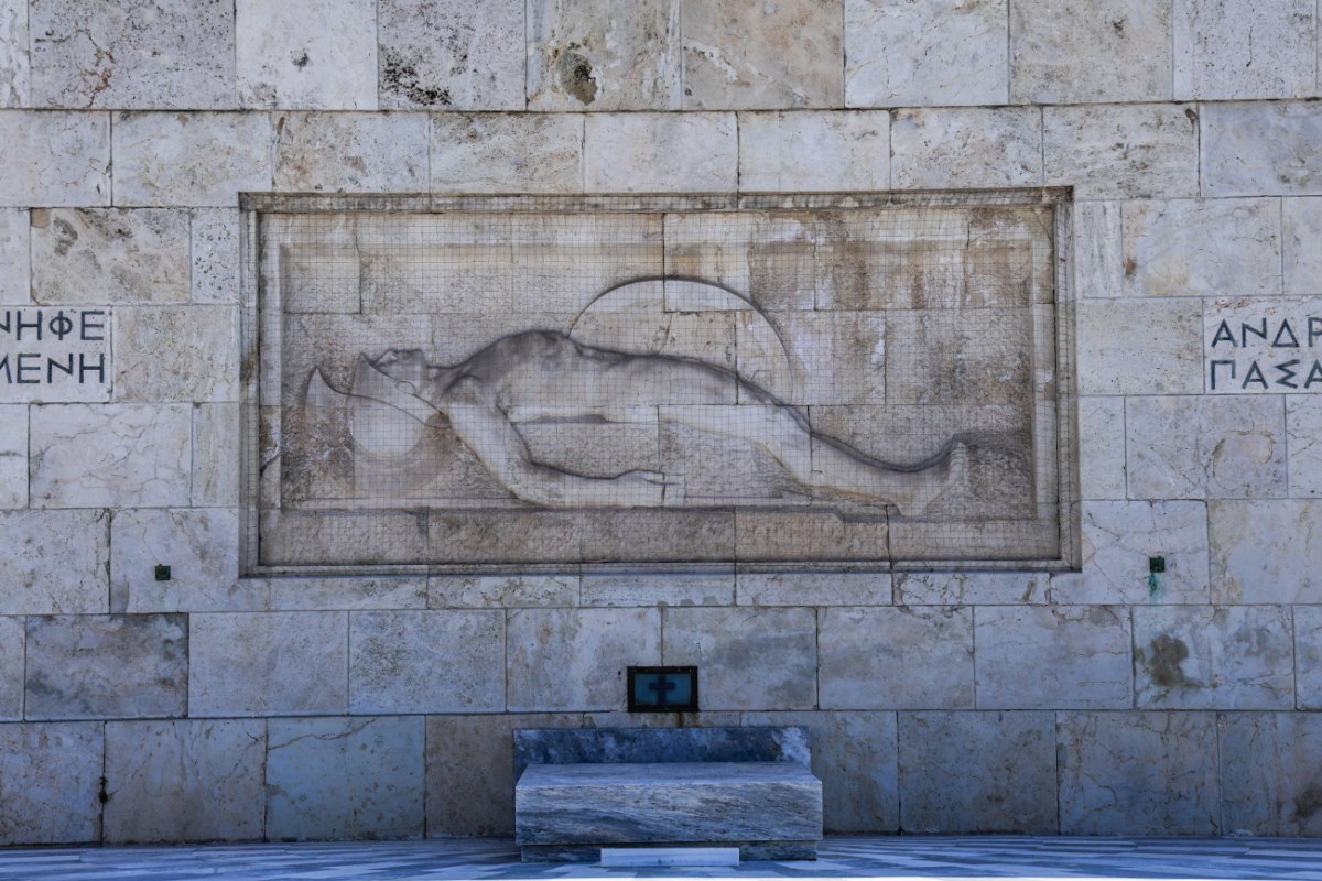 Αντιδράσεις για την τροπολογία για τον Άγνωστο Στρατιώτη – Αντιπολιτευτικούς «δράκους»… βλέπει ο Π. Μαρινάκης