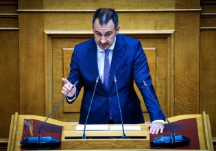 Χαρίτσης: Η χώρα έχει πληρώσει τεράστιο κόστος από εθνικιστικές ονειρώξεις – Να φύγει η κυβέρνησή σας