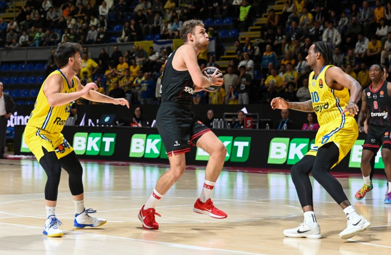 Το 14-1 στα τελευταία λεπτά έφερε την επική ανατροπή του Ολυμπιακού