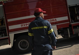 Νέα Φιλαδέλφεια: Ζημιές σε τουλάχιστον οκτώ αυτοκίνητα από τη φωτιά στην αντιπροσωπεία – Εξετάζεται το σενάριο εμπρησμού