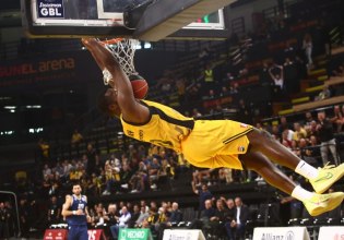 Ανετη νίκη της ΑΕΚ, 77-62 την Καρδίτσα (vid)