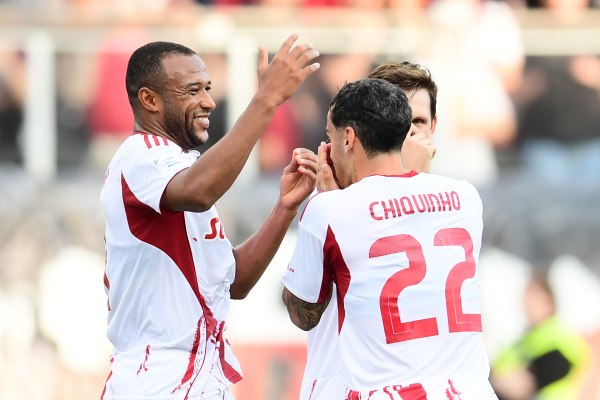 Ο Ολυμπιακός κάνει το 2-0 επί της ΑΕΛ, δεύτερο γκολ ο Ελ Κααμπί (vids)