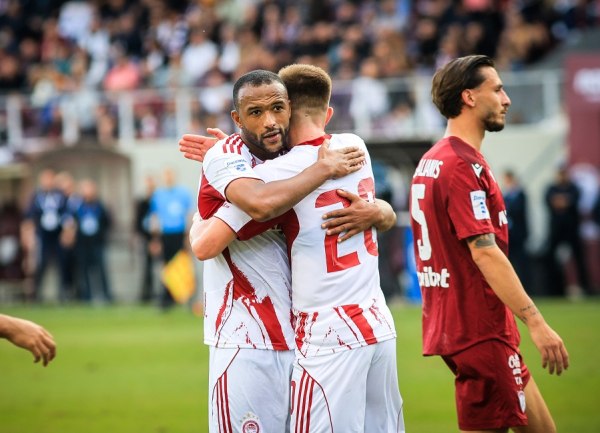 Η βαθμολογία στη Super League μετά την εκτός έδρας νίκη του Ολυμπιακού επί της ΑΕΛ